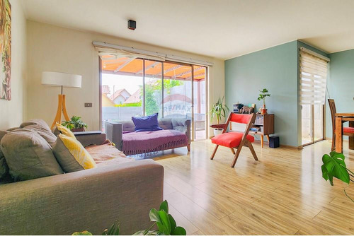 Oportunidad!! Casa Familiar, Gran Patio! 4d/3b