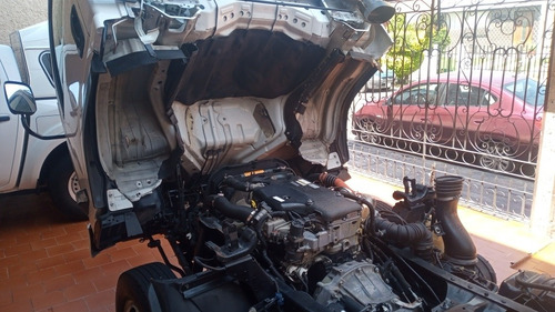Imagen 10 de 13 de Isuzu Elf 300