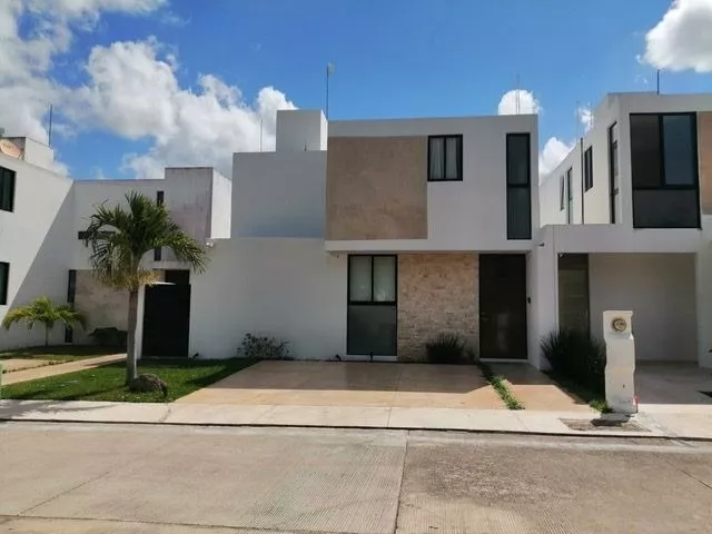 Casa En Venta Dentro De Privada En Conkal