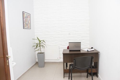 Ph, 2 Consultorios, 2 Gabinetes, Un Gimnasio De Rehabilitaci