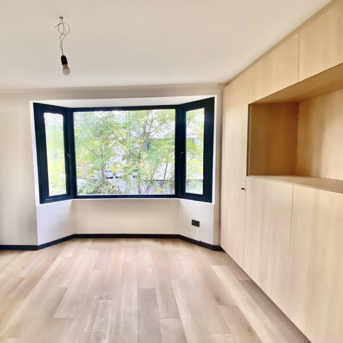 Casa En Venta De 4 Dorm. En Vitacura