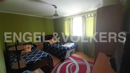 Venta De Hostal Funcionando Con Casa Amoblada En Parcela.