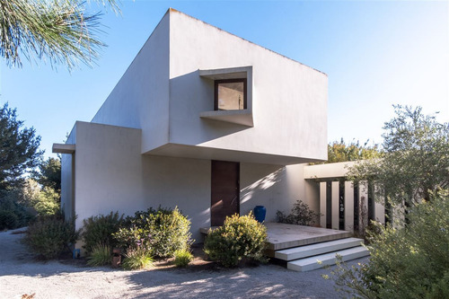 Moderna Casa En Condominio Cantagua Con Vista Al Mar
