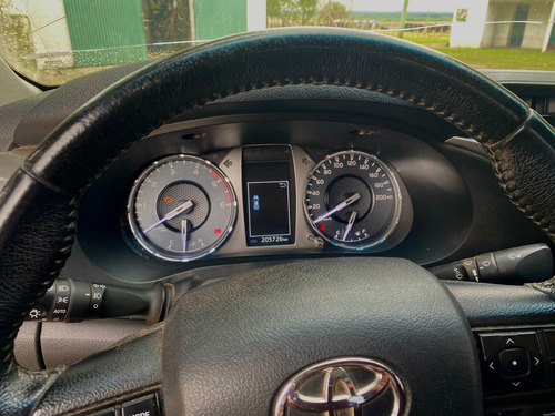 Toyota Hilux 2.8 Tdi Cd Srv 4X4 Mt