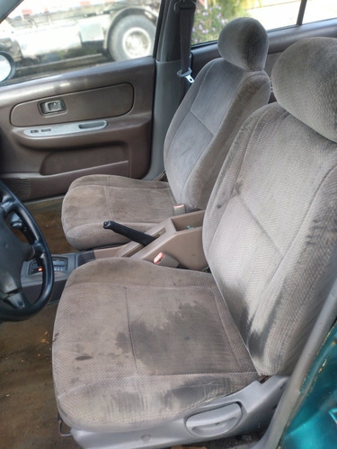 Imagen 4 de 9 de Nissan B14 Sedan