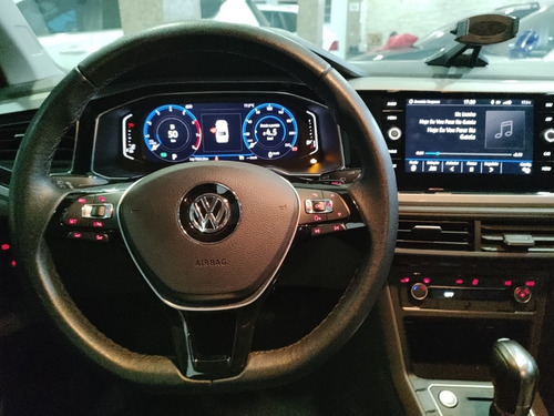 Imagem 4 de 11 de Volkswagen Virtus 2019 1.0 Highline 200 Tsi Aut. 4p