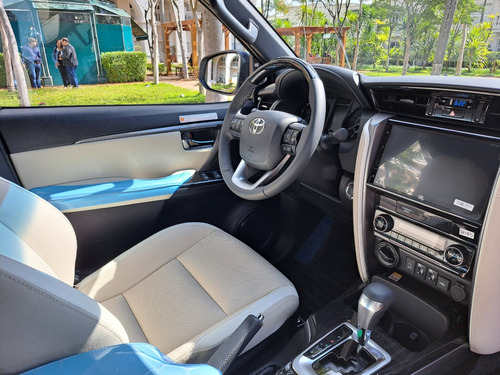 Toyota SW4 2.8 D-4D Turbo Diesel Diamond 7 Lugares 4x4