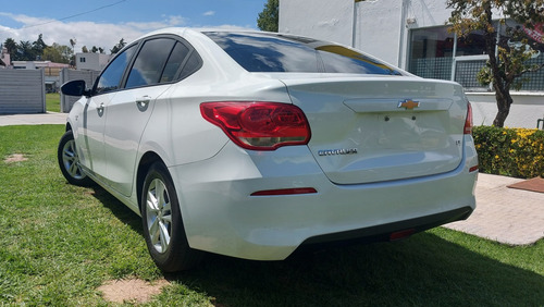 Imagen 3 de 12 de Chevrolet Cavalier 2018 4p Lt L4/1.5 Aut