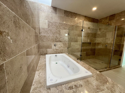 Casa En Venta En Merida, Privada El Origen, Mod 659 Con Alberca