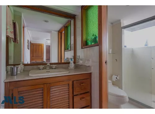 Apartamento En Sector De Laureles(mls#245497)