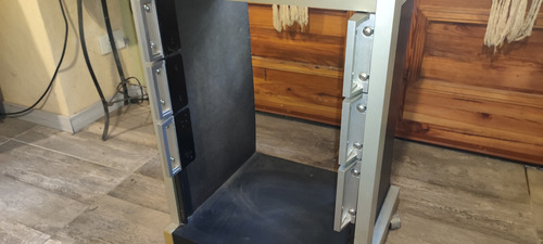 Mueble Equipo De Audio C/manijas De Rack Akai C/ruedas Exlnt (Usado)