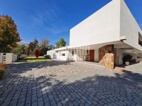 Casa En Venta En Las Brisas De Chicureo