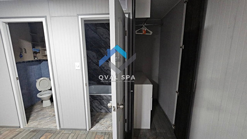 Qval Vende Espectacular Casa De 2 Pisos Con Recepción Comerc