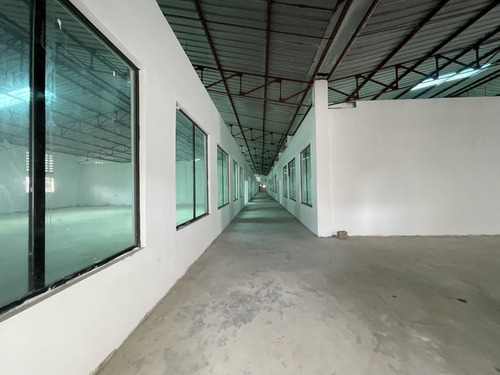 Nave Industrial Alquiler Zona Franca Hainamosa Ii