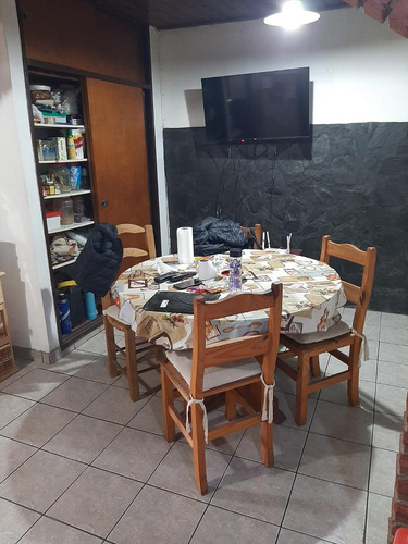 Casa En Venta - 3 Dormitorios 2 Baños - 330 Mts2 - Hurlingham, Buenos Aires