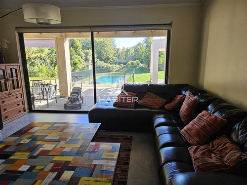 Casa En Venta De 4 Dorm. En Talca