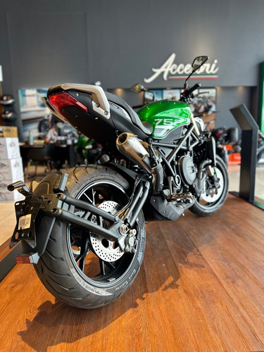 Imagen 2 de 16 de Benelli 752s