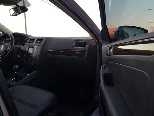 Volkswagen Vento 2.5 Luxury