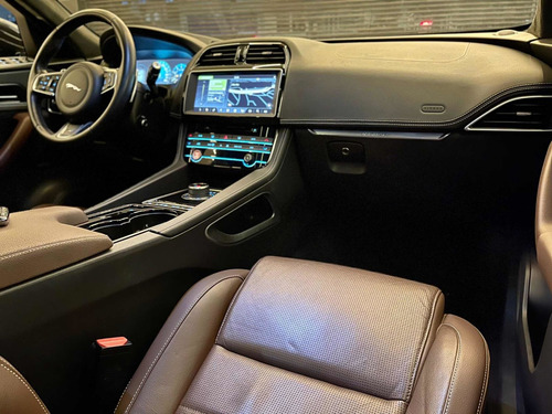 Imagem 10 de 15 de Jaguar F-pace 3.0 V6 S Awd 2017 18.000km Com Teto E Couro
