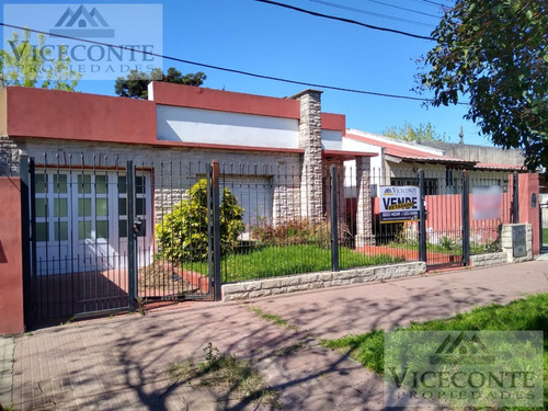 Casa 120 M2 Calle Ignacio Corsini E/ Larrea Y Alberti, Brandsen. Buenos Aires.