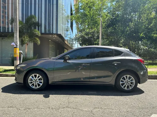 Mazda 3 2.0 Sport Touring