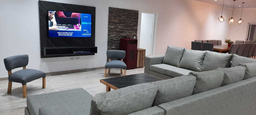 Imagen 5 de 13 de Casa. 5 Dormitorios Más Dependen