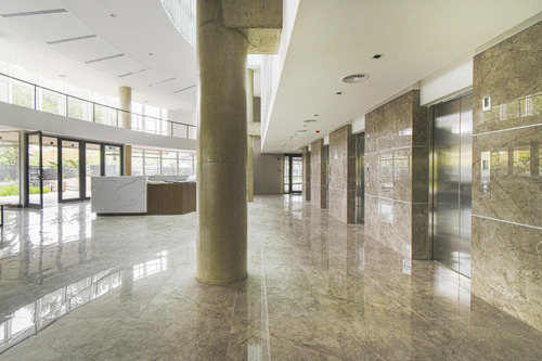 Alquiler Oficina En San Isidro Plaza, Martínez