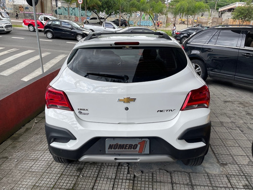 Imagem 3 de 12 de Chevrolet Onix Activ 1.4