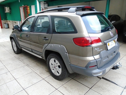 Imagem 6 de 15 de Fiat Palio Weekend Adventure Locker