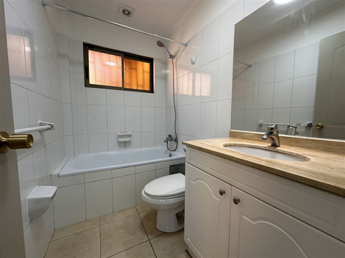 Casa En Arriendo De 3 Dorm. 2 Baños En La Serena