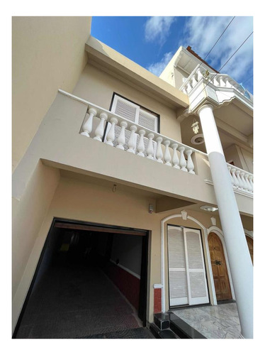 Imagen 18 de 29 de Casa En Venta - 6 Dormitorios 5 Baños - 300mts2 - Tablada