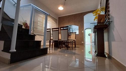 Sobrado À Venda | 3 Quartos | Suíte Com Hidro | Financiamento Disponível!