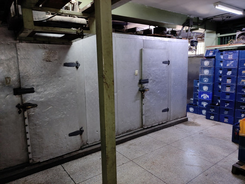 Venta De Negocio Con Fondo De Comercio De Supermercado, Caracas Centro Altagracia Cerca De La Av Baralt Rz.