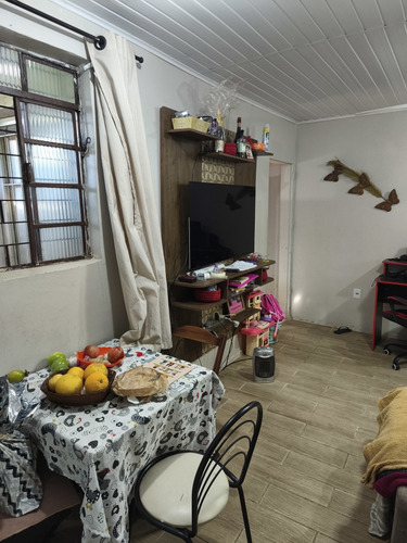 Casa Com Bar E Piscina Em Grande Terreno E Ótima Localização
