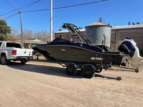 Imagen 17 de 20 de Lancha Victoria Valentino 212 Con Evinrude 150 G2 Año2022