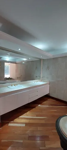 Apartamento En Arriendo En Los Rosales. Cod A12562