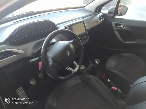Imagen 5 de 10 de Peugeot 208 2014 1.6 Feline Pack Cuir