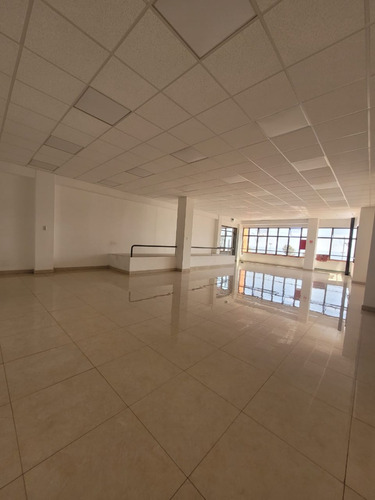 Local Comercial En Arriendo, Piso 2, En Av. Francisco Bilbao