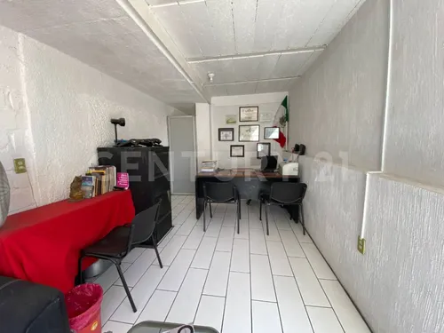 Casa En Venta Con Locales, Col. Lomas De Polanco, Guadalajara, Jalisco.