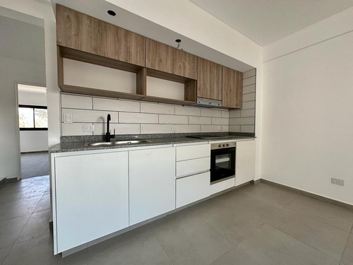 Departamento Dos Ambientes Con Cochera En Belén De Escobar