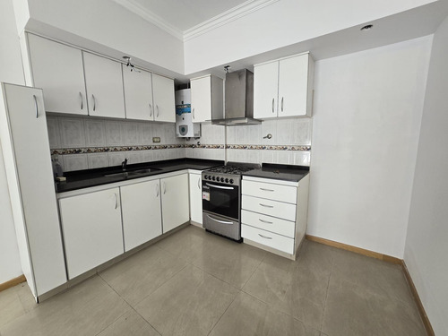 Excelente Departamento Con 2 Coceras - Apto Profesional