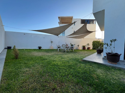 Casa En Zibatá Con Amplio Jardín Y Terreno Excedente  Ig