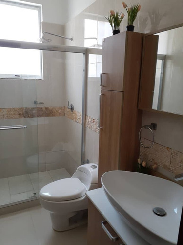 Imagen 26 de 27 de Liliana Martinez Remax Se Vende Casa Duplex En Calle Cerrada Urb. La Viña Cd 135342