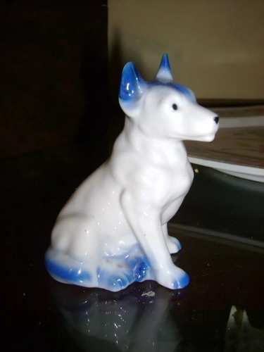 Figura De Porcelana Perro Bull Terrier En Blanco Y Azul En B