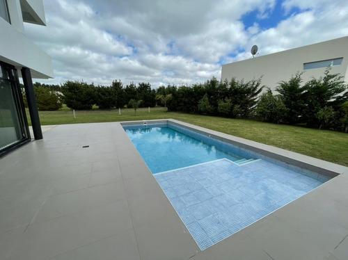 Imagen 5 de 13 de Venta / Chalet 5 Ambientes Barrio Privado Rumenco / Los Ceibos / Mar Del Plata