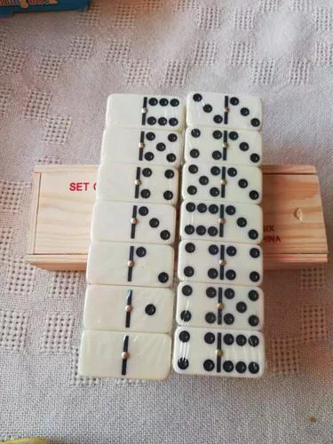 Domino En Caja  De Madera