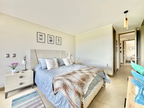 Excelente Departamento En Primer Piso Con Jardín En Marbella