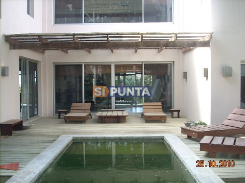 Imagen 2 de 17 de Casa En Laguna Blanca En Alquiler