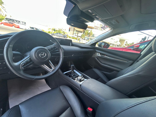 Mazda 3 Signature