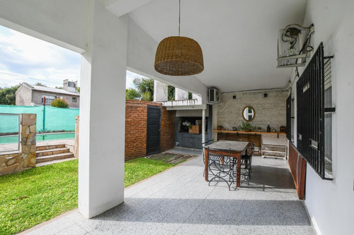 Imagen 14 de 24 de Casa 3 Dormitorios, En Muy Buen Estado, Fisherton R. Cuenta Con Pileta, Jardín, Cochera 1 Auto